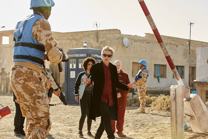 Doctor Who - The Pyramid at the End of the World - Van film - Pearl Mackie, Peter Capaldi, Matt Lucas