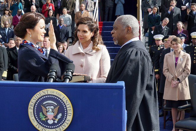 Scandal - Transfer of Power - Photos - Bellamy Young