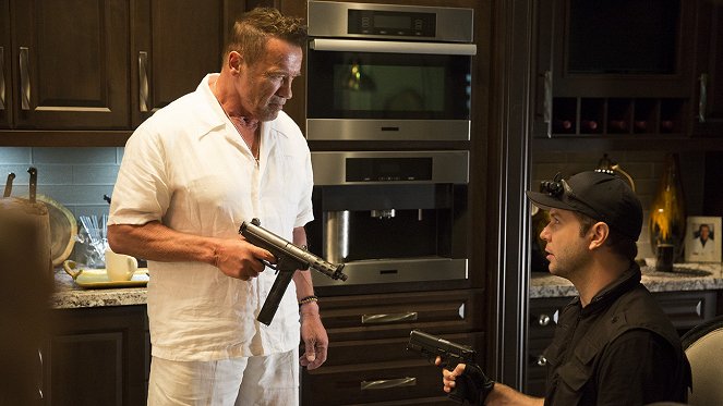 Asesinos internacionales - De la película - Arnold Schwarzenegger, Taran Killam