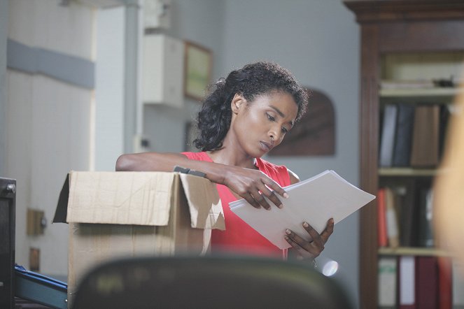 Death in Paradise - The Man with the Golden Gun - Photos - Sara Martins