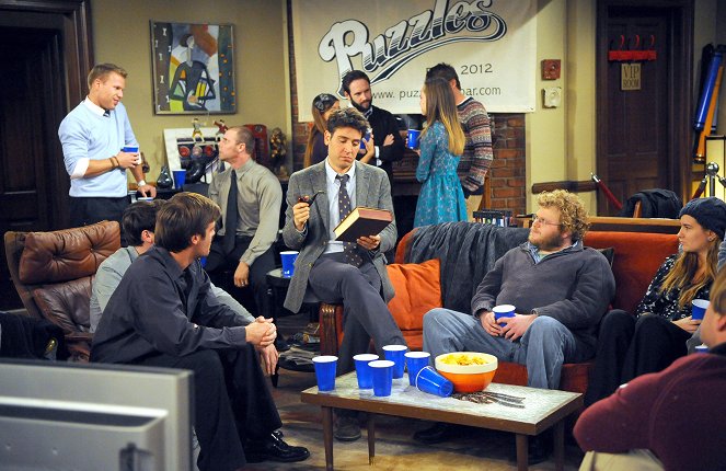 How I Met Your Mother - Tailgate - Photos - Josh Radnor