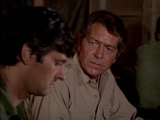 M*A*S*H - Dr Pierce i Pan Hyde - Z filmu - Alan Alda, Buck Young