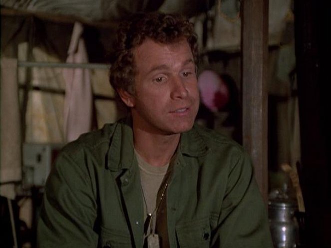 M*A*S*H - Dr. Pierce and Mr. Hyde - Film - Wayne Rogers
