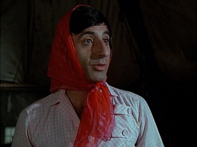 M*A*S*H - The Trial of Henry Blake - Film - Jamie Farr