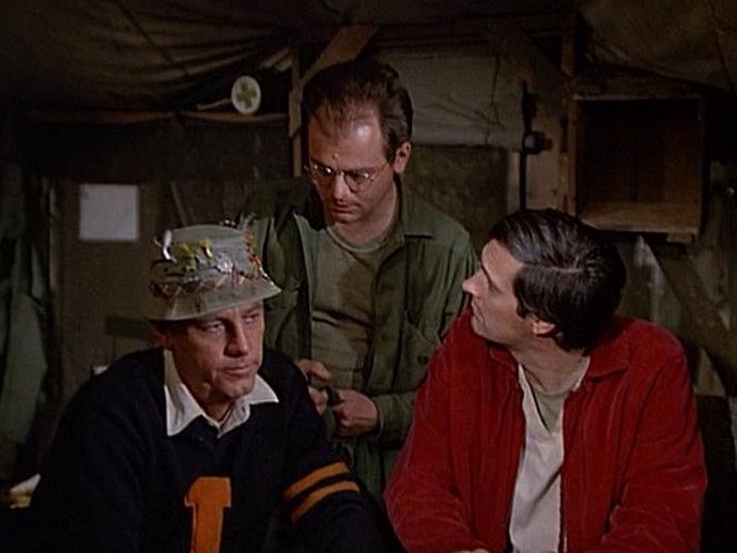 M*A*S*H – armeijan kenttäsairaala - Deal Me Out - Kuvat elokuvasta - McLean Stevenson, Gary Burghoff, Alan Alda
