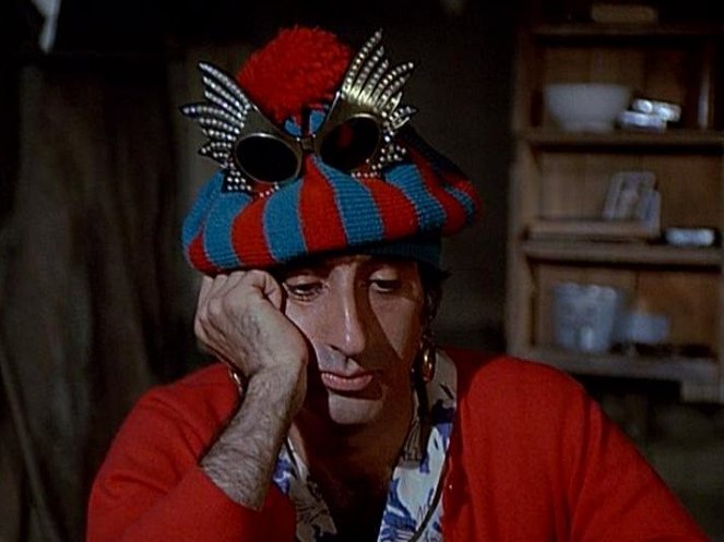 M*A*S*H - Deal Me Out - Film - Jamie Farr