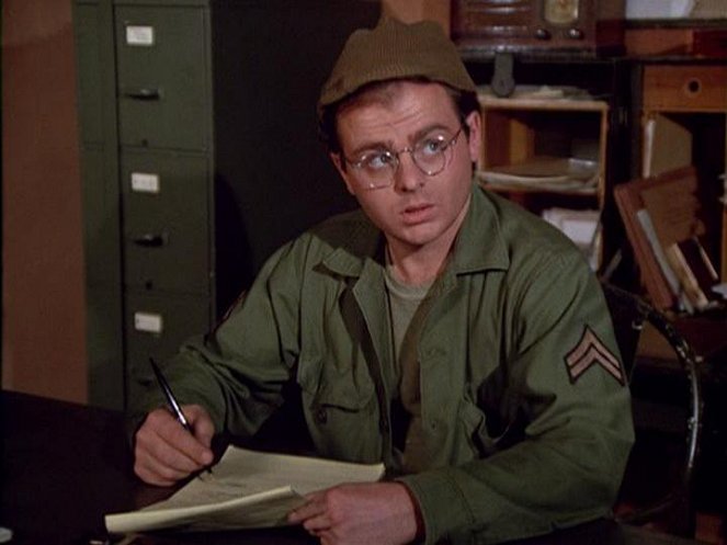 M*A*S*H - Hot Lips and Empty Arms - Van film - Gary Burghoff