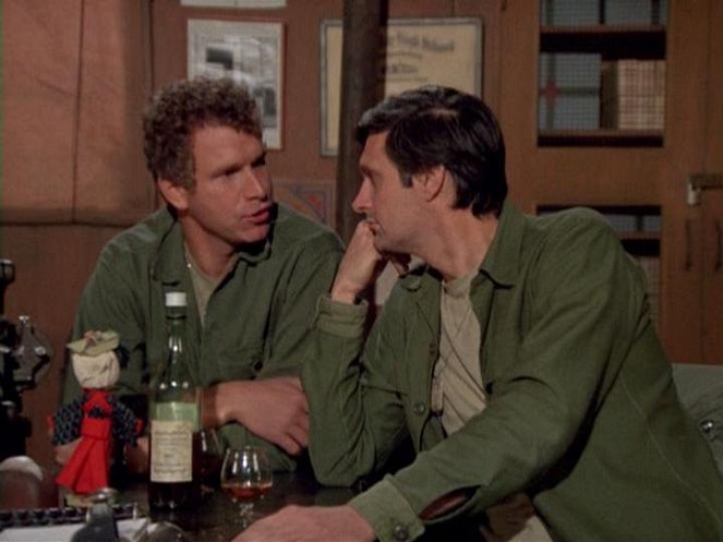 M*A*S*H - Hot Lips and Empty Arms - Film - Wayne Rogers, Alan Alda