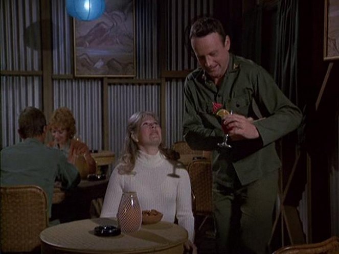 M*A*S*H - Officers Only - Film - Loretta Swit, Larry Linville