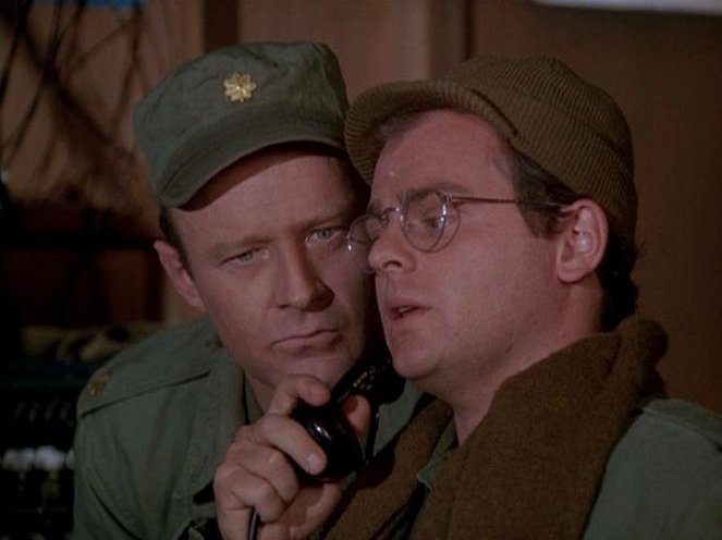 M*A*S*H - Operation Noselift - Van film - Larry Linville, Gary Burghoff