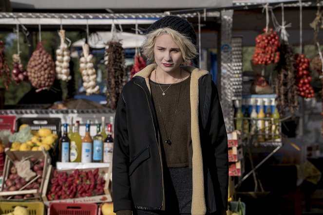 Sense8 - Isolated Above, Connected Below - Photos - Tuppence Middleton