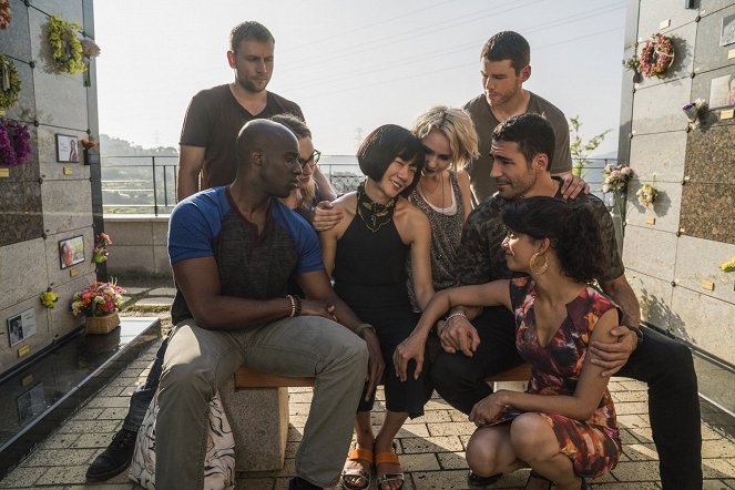 Sense8 - I Have No Room In My Heart For Hate - Photos - Toby Onwumere, Max Riemelt, Jamie Clayton, Doo-na Bae, Brian J. Smith, Miguel Ángel Silvestre, Tina Desai