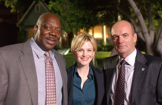 Cold Case - Kein Opfer ist je vergessen - Season 3 - Halloween - Dreharbeiten - Thom Barry, Kathryn Morris, John Finn