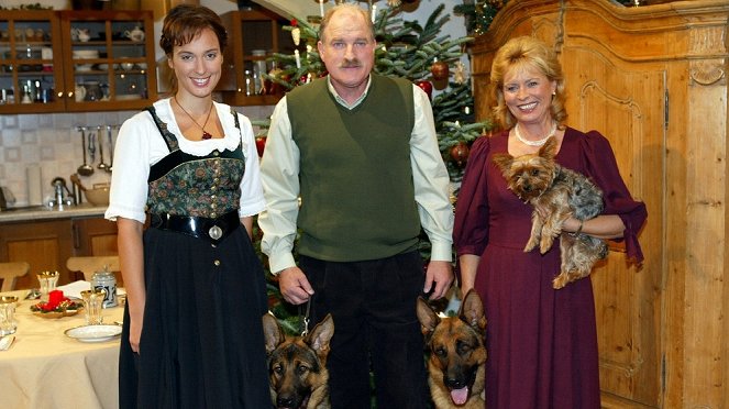 Chiemgauer Volkstheater - A tierische Weihnacht - Promokuvat - Christine Adler, Bernhard Helfrich, Mona Freiberg