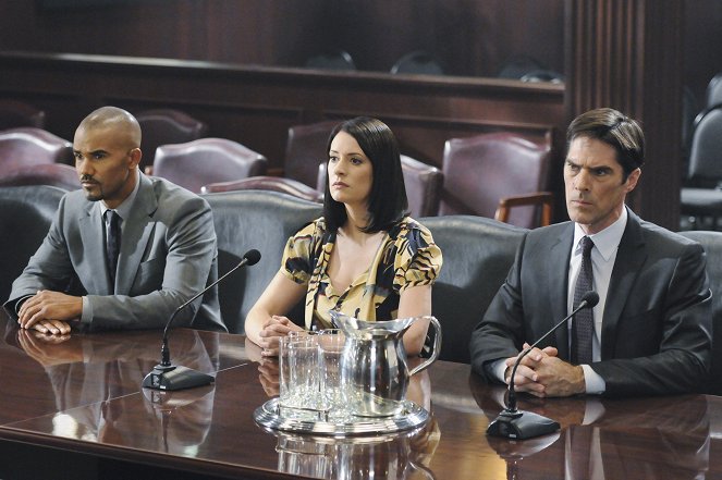 Criminal Minds - It Takes a Village - Photos - Shemar Moore, Paget Brewster, Thomas Gibson
