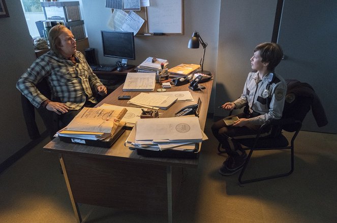Fargo - Season 3 - Problém těsného úniku - Z filmu - Ewan McGregor, Carrie Coon
