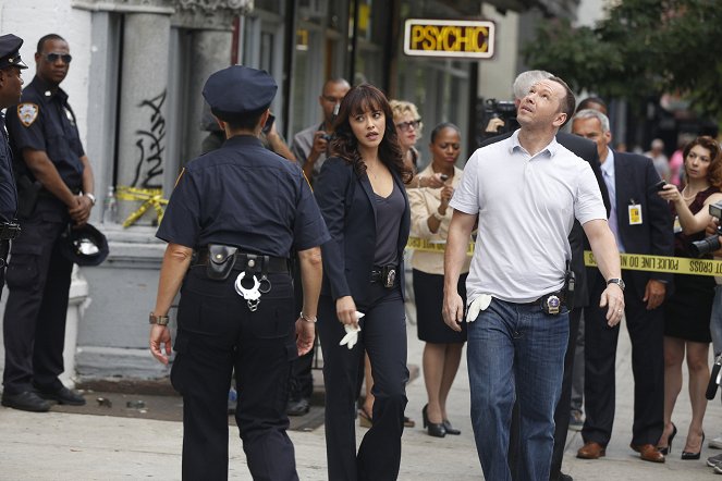 Blue Bloods - All the News That's Fit to Click - Van film - Marisa Ramirez, Donnie Wahlberg