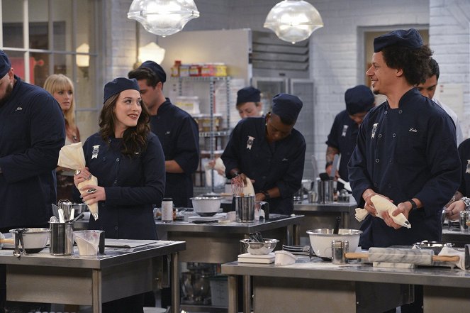 2 Broke Girls - And the First Day of School - Photos - Kat Dennings, Eric André