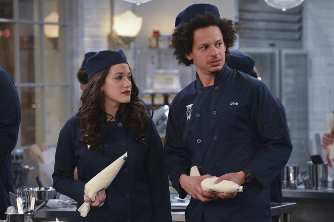 2 Broke Girls - And the First Day of School - Photos - Kat Dennings, Eric André