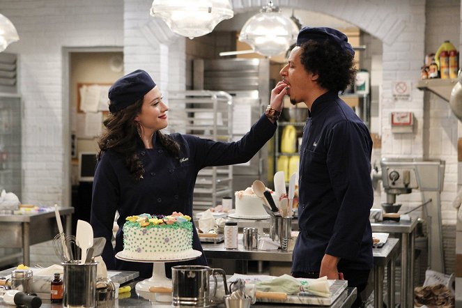 2 Broke Girls - And the Icing on the Cake - Van film - Kat Dennings, Eric André