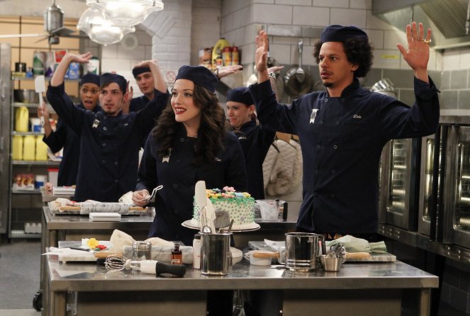 2 Broke Girls - And the Icing on the Cake - Photos - Kat Dennings, Eric André