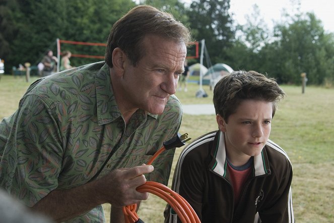 Com a Casa às Costas - Do filme - Robin Williams, Josh Hutcherson