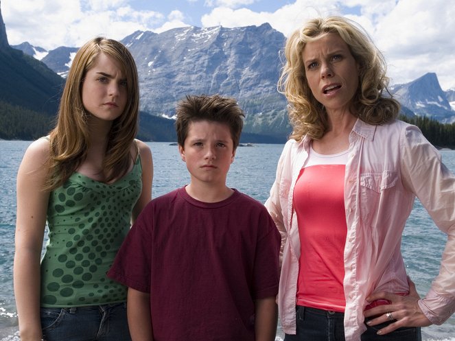 Rodinná dovolená a jiná neštěstí - Z filmu - Joanna 'JoJo' Levesque, Josh Hutcherson, Cheryl Hines