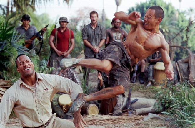 Witajcie w dżungli - Z filmu - Dwayne Johnson, Ernie Reyes Jr.