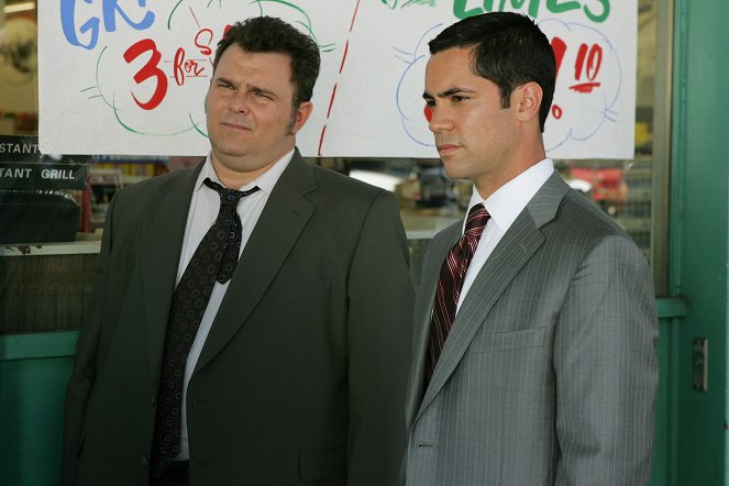 Cold Case - Season 3 - Committed - Photos - Jeremy Ratchford, Danny Pino
