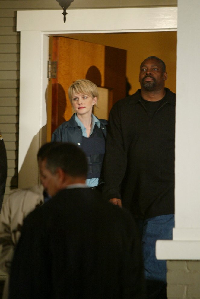 Cold Case - Who's Your Daddy - Photos - Kathryn Morris