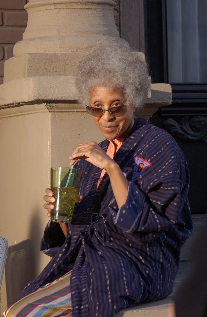 Cold Case - Season 2 - Best Friends - Photos - Marla Gibbs