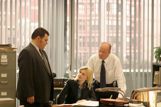 Cold Case - Season 3 - Detention - Photos - Jeremy Ratchford, Kathryn Morris, John Finn