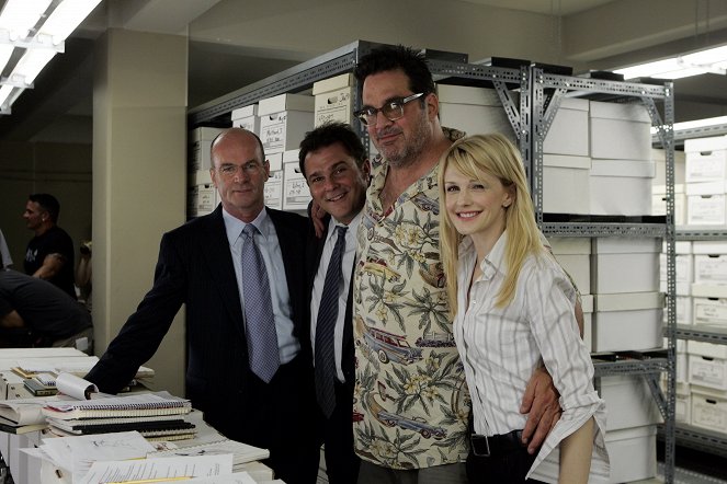 Cold Case - Kein Opfer ist je vergessen - Season 4 - Vor laufender Kamera - Werbefoto - John Finn, Jeremy Ratchford, Kathryn Morris