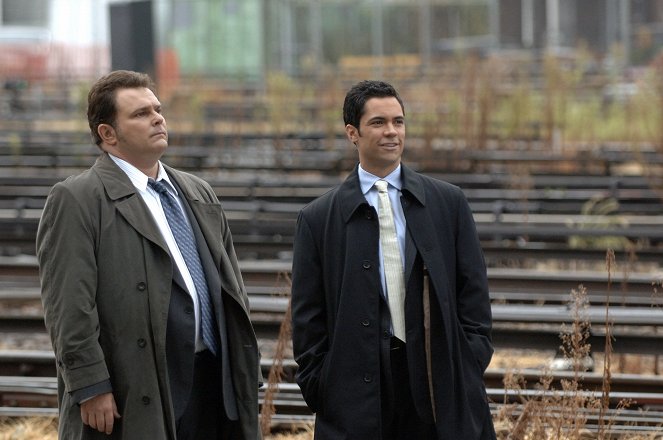 Cold Case - Kein Opfer ist je vergessen - Season 4 - Erdschweine - Filmfotos - Jeremy Ratchford, Danny Pino