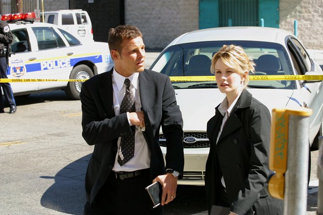 Cold Case - Look Again - Photos - Justin Chambers, Kathryn Morris