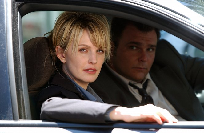 Cold Case : Affaires classées - Season 1 - Le Feu aux poudres - Film - Kathryn Morris, Jeremy Ratchford