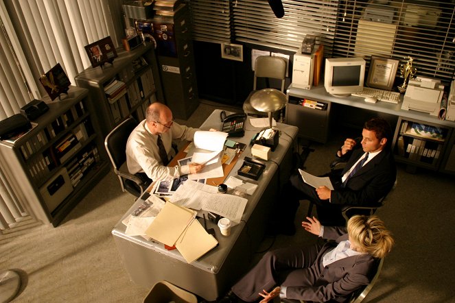 Cold Case - Kein Opfer ist je vergessen - Season 1 - Kirchgänger - Filmfotos - John Finn, Justin Chambers