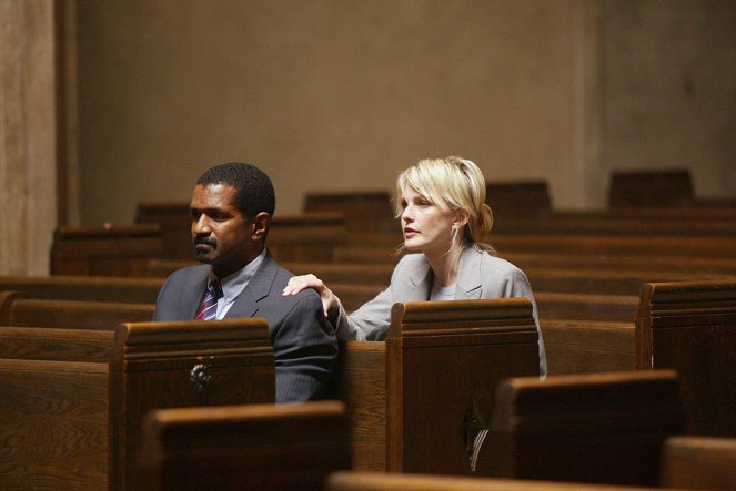 Cold Case - Season 1 - The Runner - Photos - Rif Hutton, Kathryn Morris