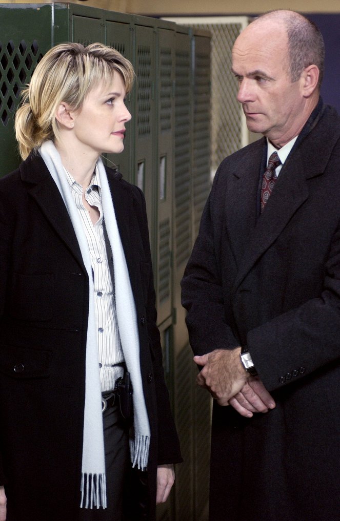 Cold Case - Kein Opfer ist je vergessen - Season 1 - Falscher Ehrgeiz - Filmfotos - Kathryn Morris, John Finn