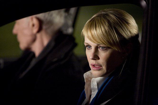 Cold Case - The Good Soldier - Photos - Kathryn Morris