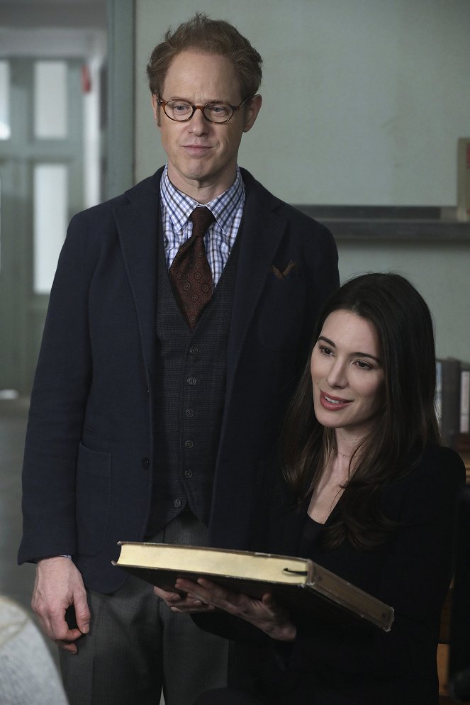 Once Upon a Time - The Final Battle: Part 1 - Photos - Raphael Sbarge, Jaime Murray
