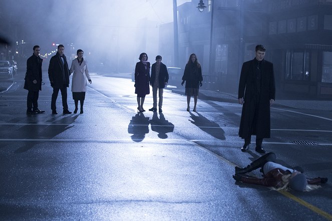 Once Upon a Time - The Final Battle: Part 2 - Photos - Colin O'Donoghue, Josh Dallas, Ginnifer Goodwin, Lana Parrilla, Jared Gilmore, Rebecca Mader, Giles Matthey