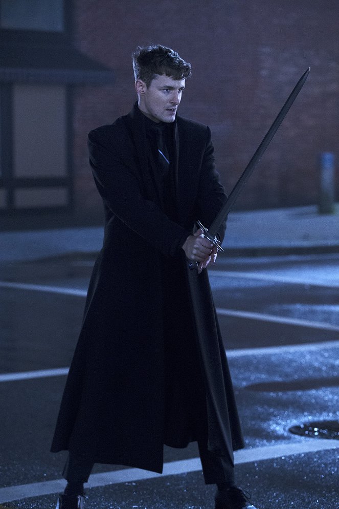 Once Upon a Time - Season 6 - The Final Battle: Part 2 - Photos - Giles Matthey