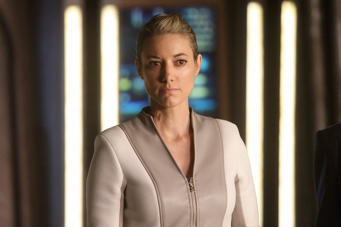 Dark Matter - Being Better Is So Much Harder - De la película - Zoie Palmer