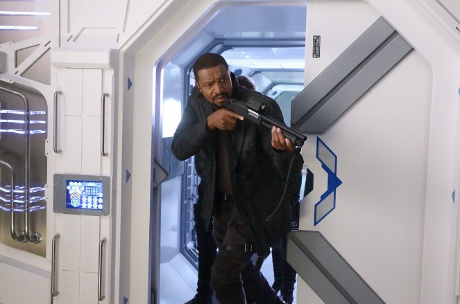 Dark Matter - It Doesn’t Have to Be Like This - Van film - Roger Cross
