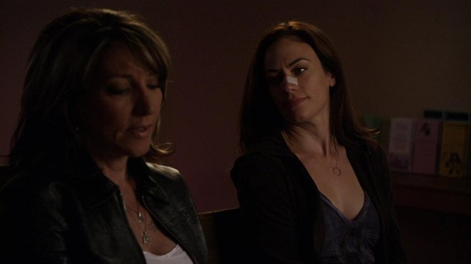 Sons of Anarchy - Smite - Photos - Katey Sagal, Maggie Siff