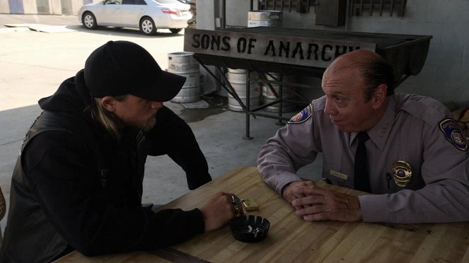 Sons of Anarchy - Season 2 - Palsamia haavoille - Kuvat elokuvasta - Charlie Hunnam, Dayton Callie