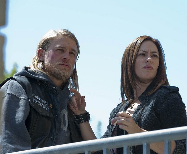 Sons of Anarchy - Unruhen - Filmfotos - Charlie Hunnam, Maggie Siff