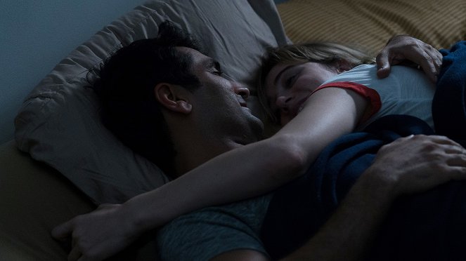 The Big Sick - Photos - Kumail Nanjiani, Zoe Kazan