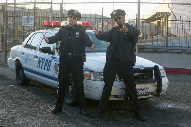 Brooklyn Nine-Nine - La 9-8 - De la película - Andy Samberg, Damon Wayans Jr.